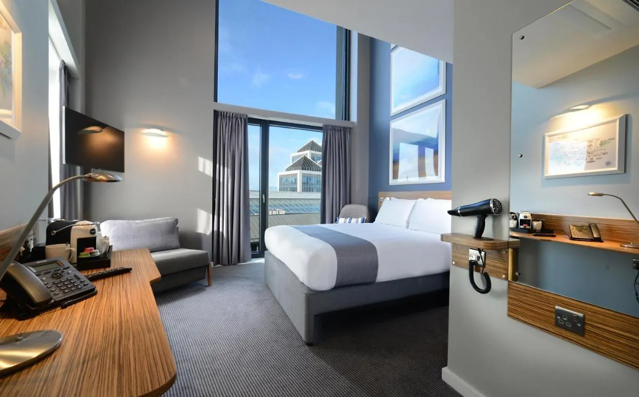 Travelodge Plus Dublin City Centre 3*,
